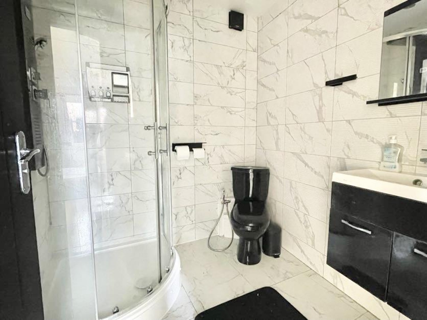 Seaton Road, Hayes, Middlesex, UB3 1NT