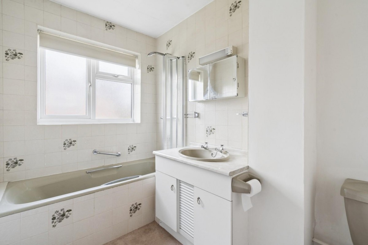 Chalfont Avenue, Little Chalfont, Buckinghamshire, HP6 6RD
