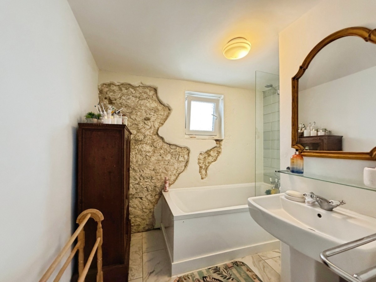 Queen Mews, Sandgate, Folkestone, CT20 3HT
