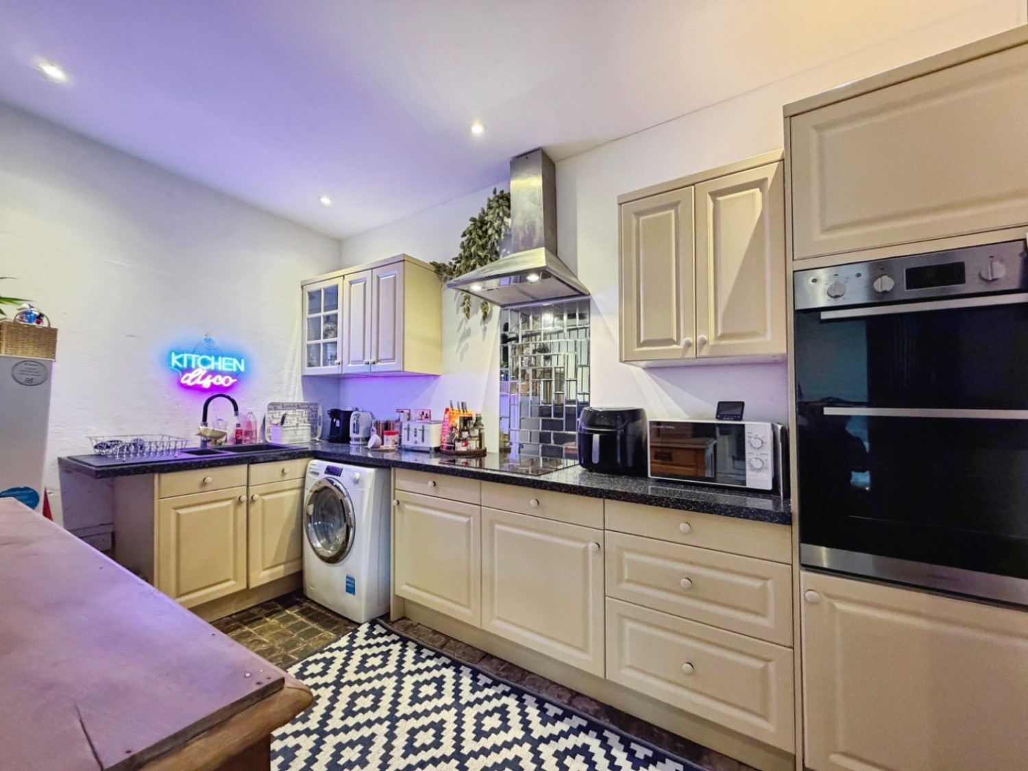 Queen Mews, Sandgate, Folkestone, CT20 3HT