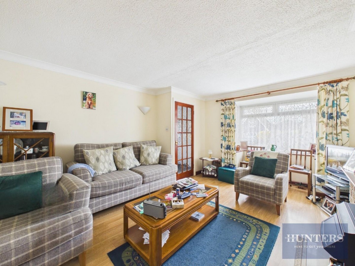 Castlemaine Drive, Cheltenham