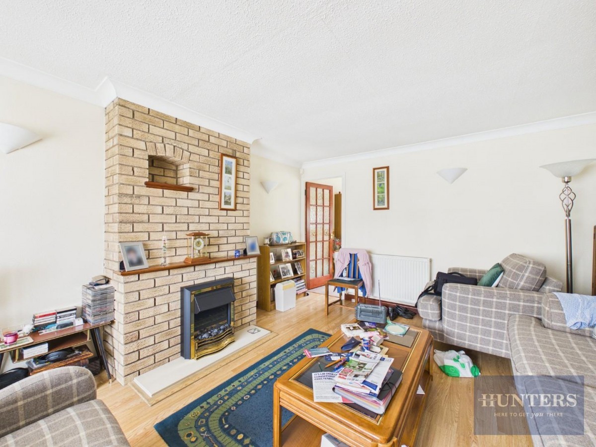 Castlemaine Drive, Cheltenham