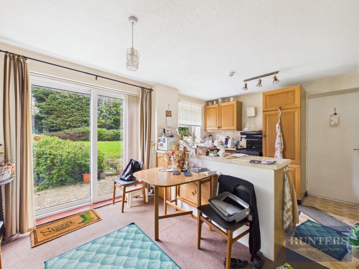 Castlemaine Drive, Cheltenham