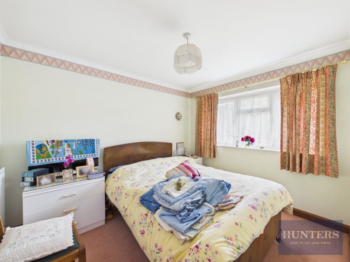 Castlemaine Drive, Cheltenham