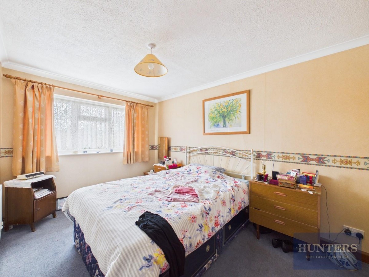 Castlemaine Drive, Cheltenham