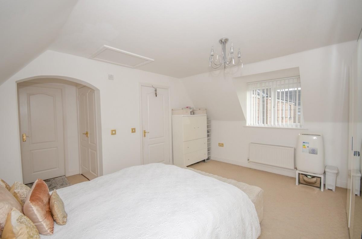 Wick Wick Close, Winterbourne, Bristol, BS36 1DP