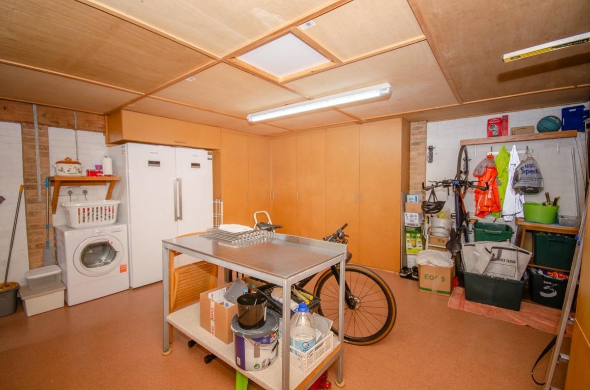 Wick Wick Close, Winterbourne, Bristol, BS36 1DP