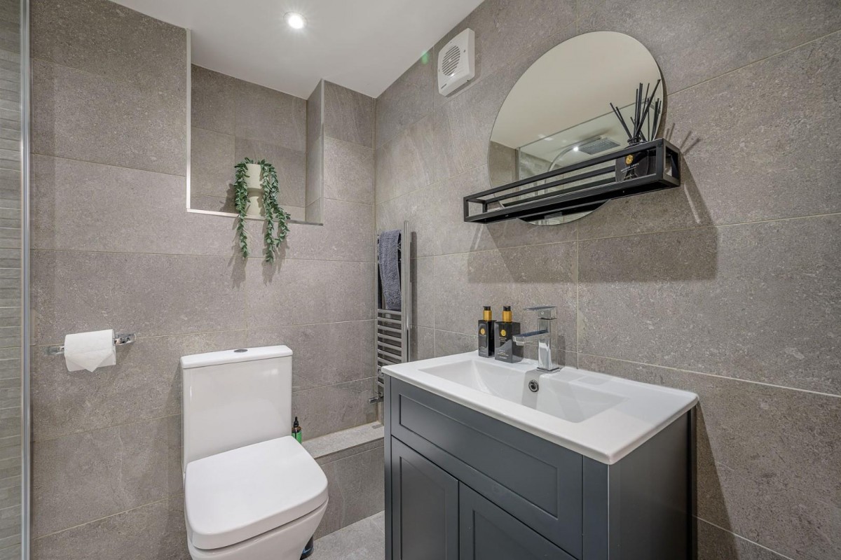 Cinder Road, Gornal Wood