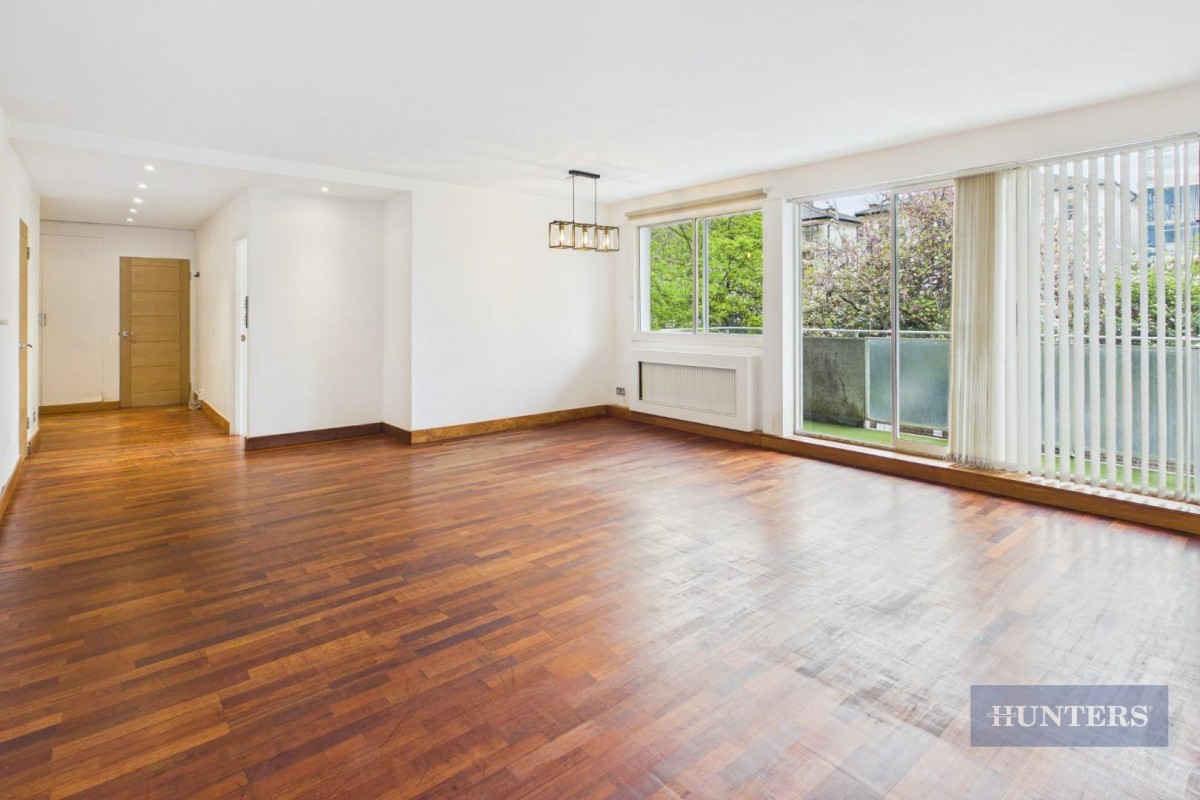 Warwick Gardens, London