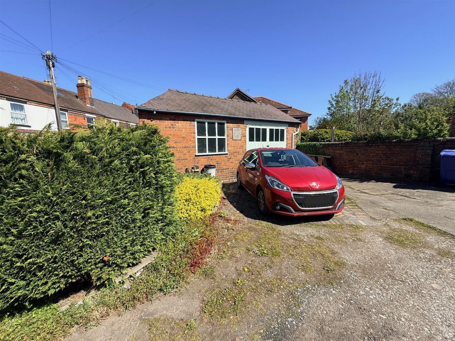 Garage, Coach House, Western Road, Stourbridge, DY8 3XU