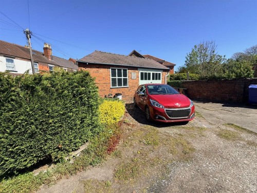 Garage, Coach House, Western Road, Stourbridge, DY8 3XU