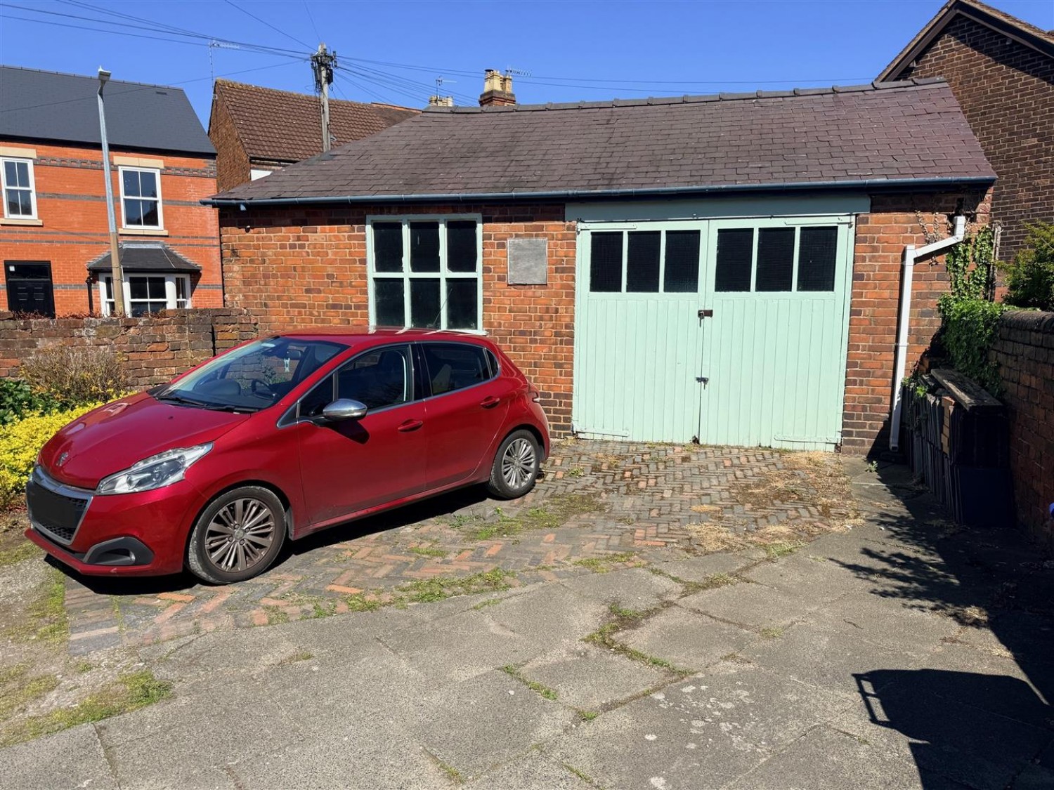 Garage, Coach House, Western Road, Stourbridge, DY8 3XU