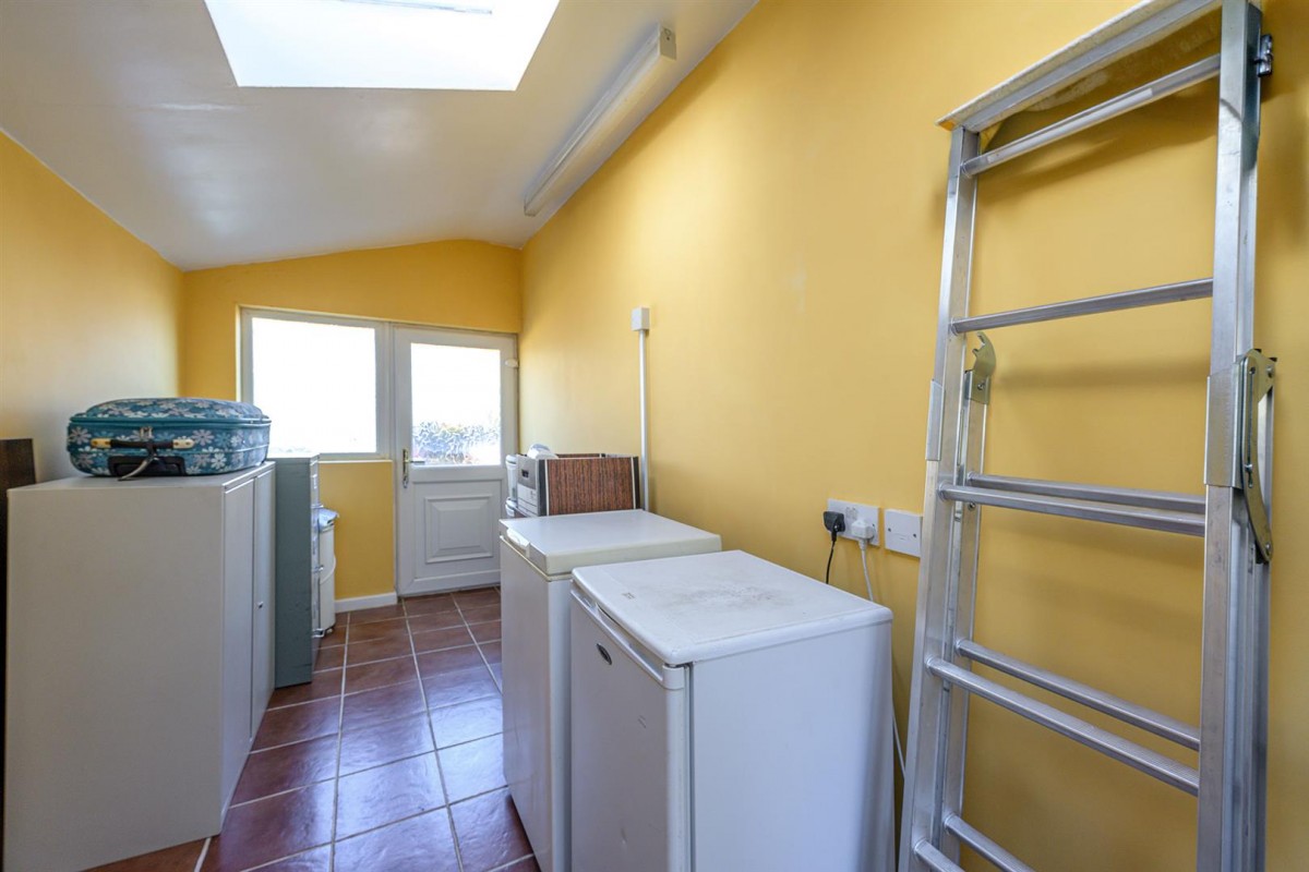 Highbury Avenue, Rowley Regis, B65 9PP