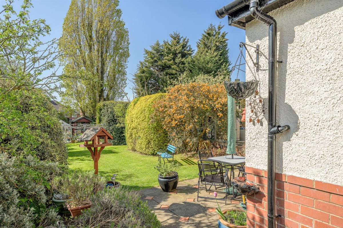 Highbury Avenue, Rowley Regis, B65 9PP