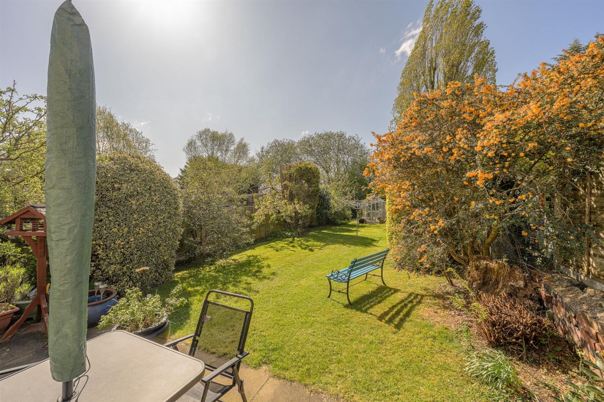 Highbury Avenue, Rowley Regis, B65 9PP