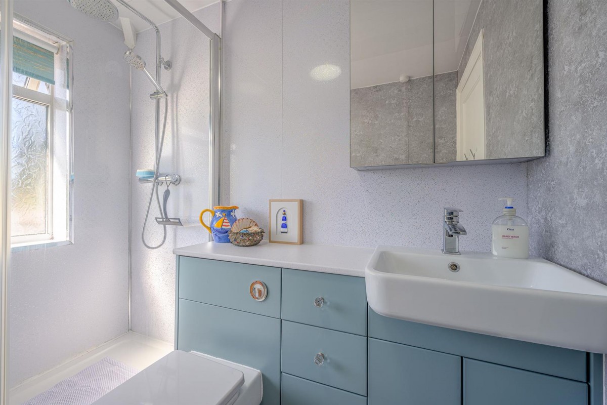 Highbury Avenue, Rowley Regis, B65 9PP