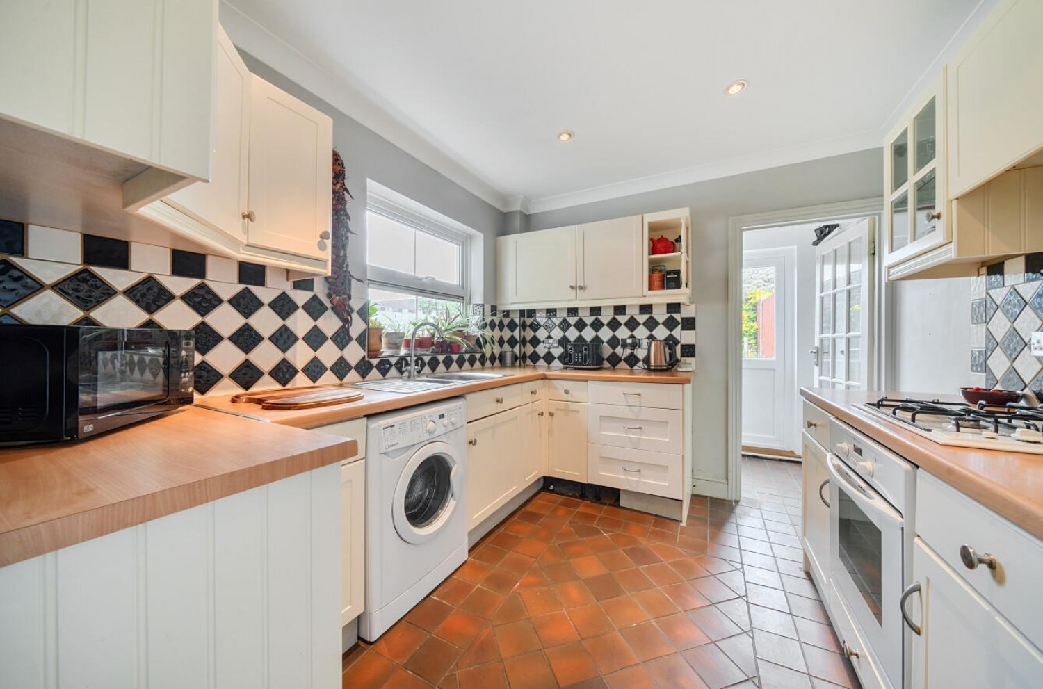 Harold Avenue, Belvedere