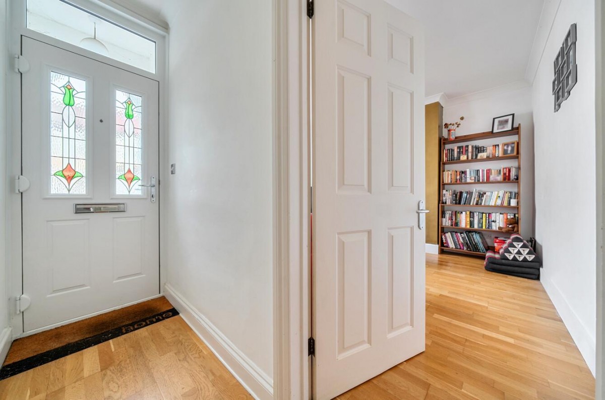 Harold Avenue, Belvedere