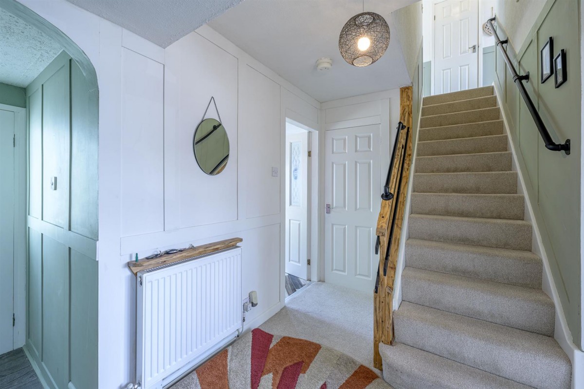 Mayfair Drive, Kingswinford, DY6 9DW