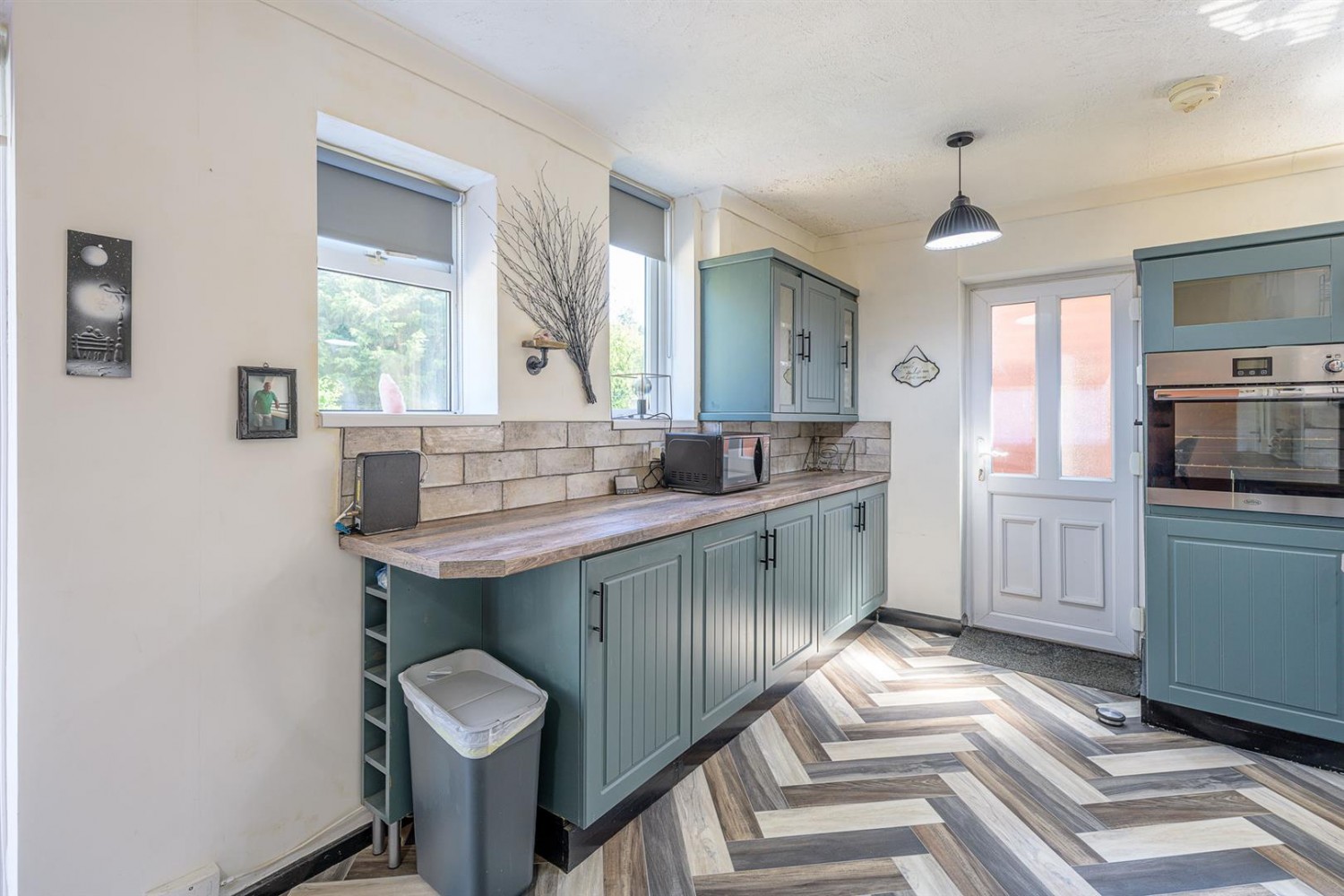 Mayfair Drive, Kingswinford, DY6 9DW