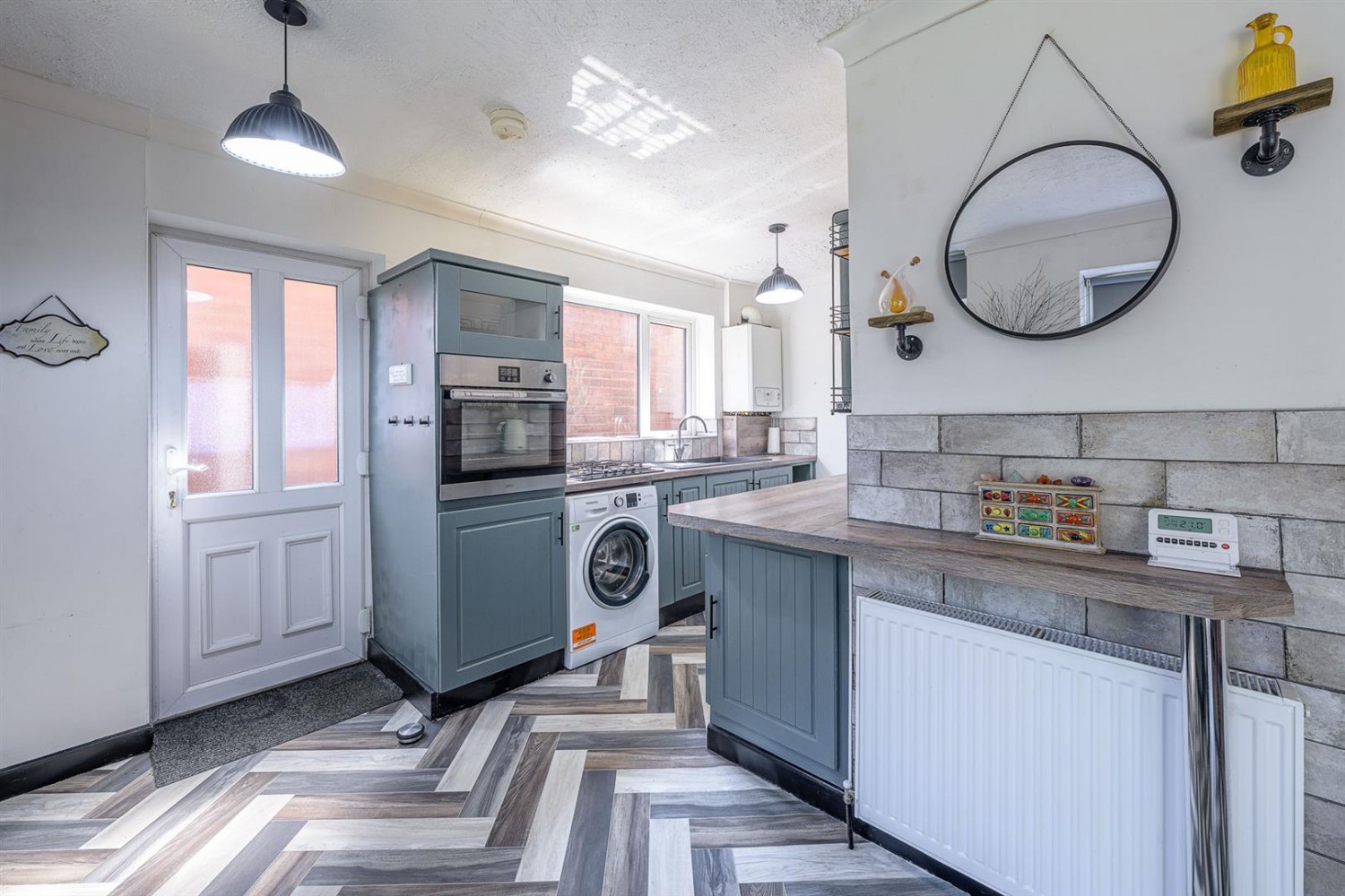 Mayfair Drive, Kingswinford, DY6 9DW