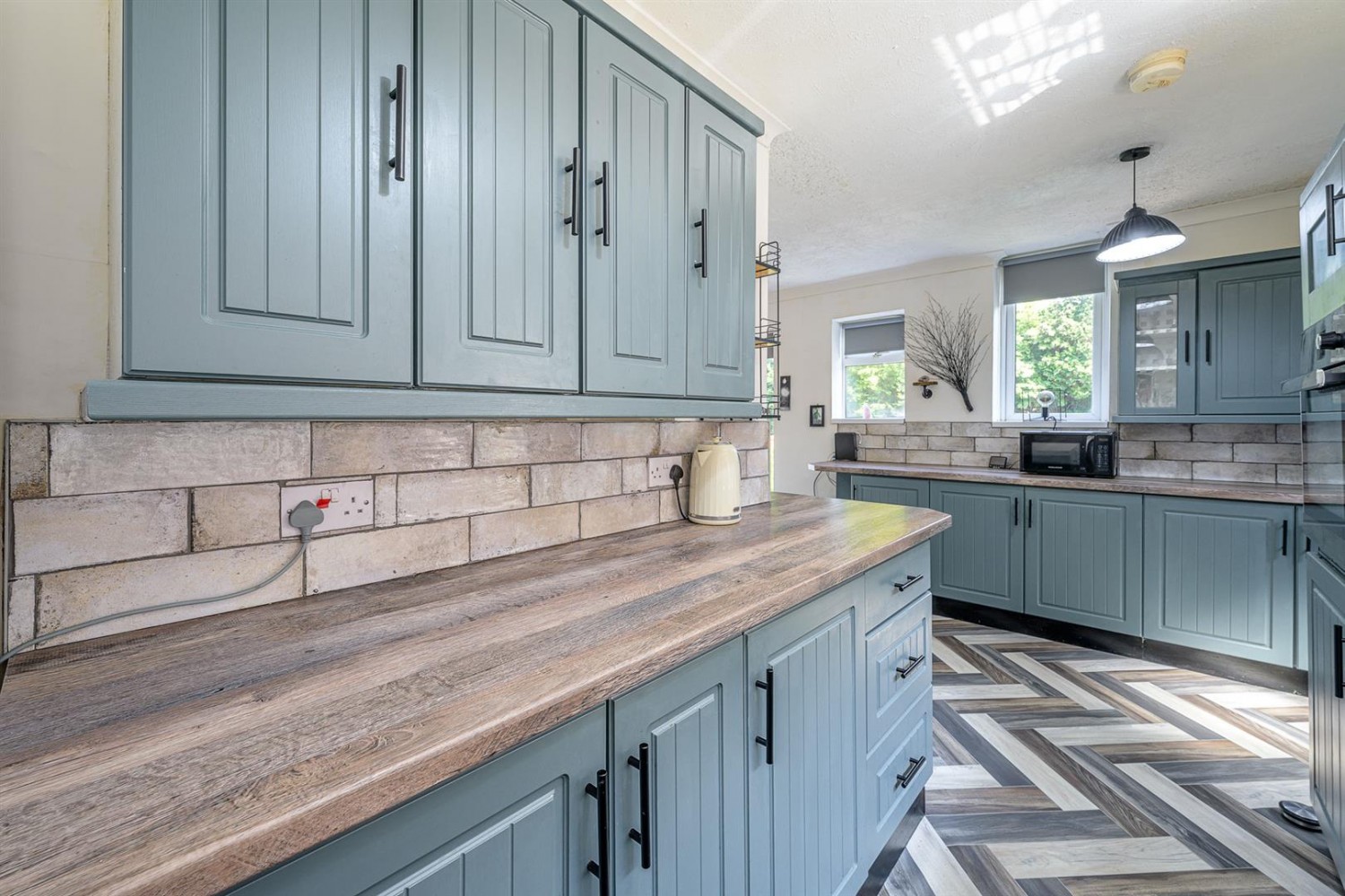 Mayfair Drive, Kingswinford, DY6 9DW