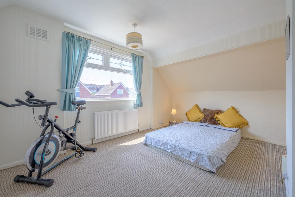 Mayfair Drive, Kingswinford, DY6 9DW