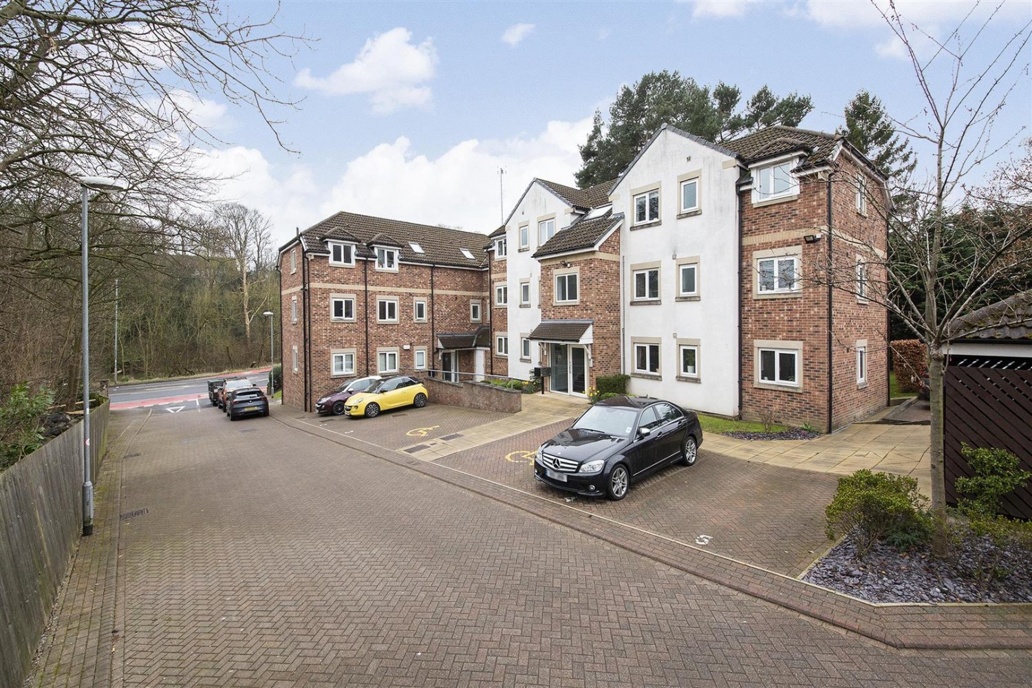 The Pines, Shadwell, Leeds, LS17 8GB