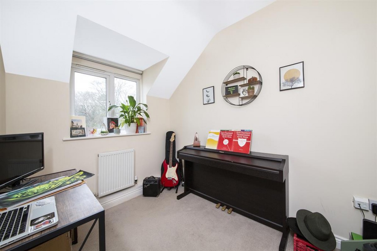 The Pines, Shadwell, Leeds, LS17 8GB