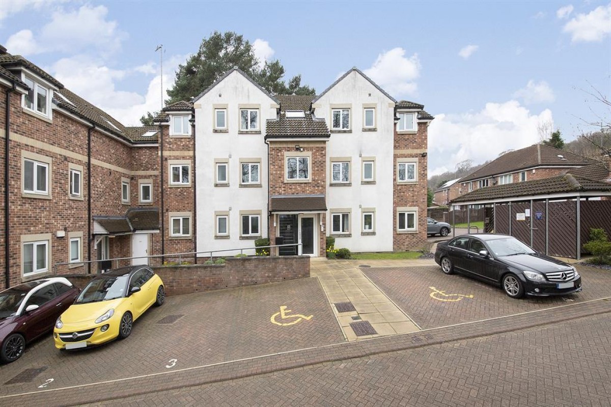 The Pines, Shadwell, Leeds, LS17 8GB
