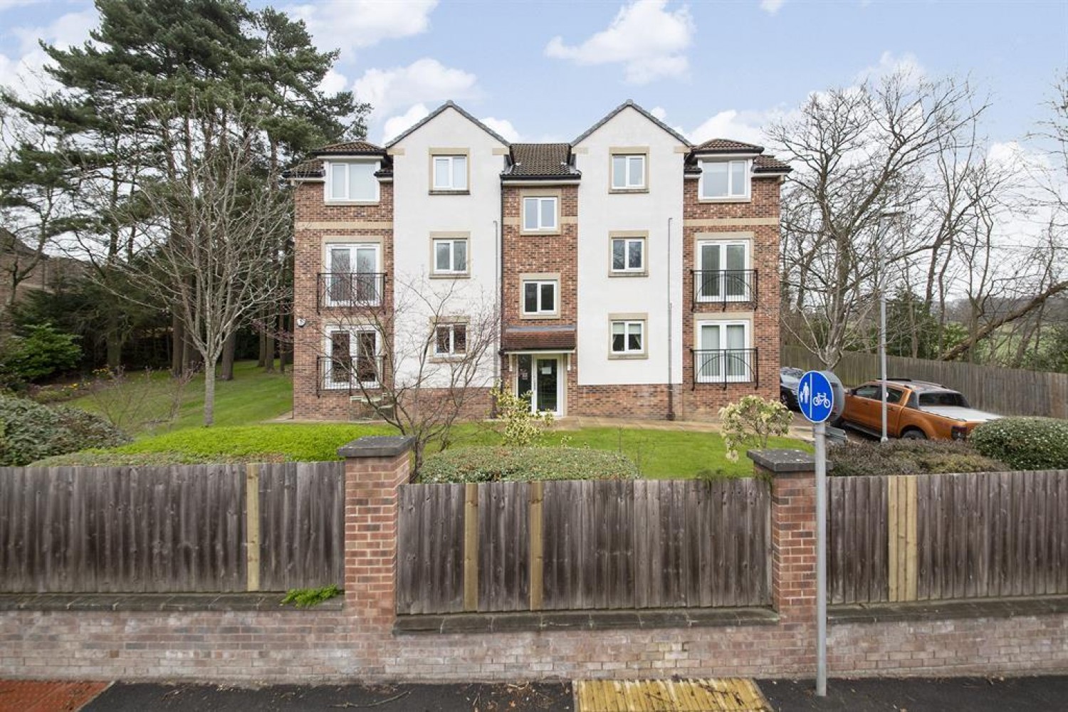 The Pines, Shadwell, Leeds, LS17 8GB