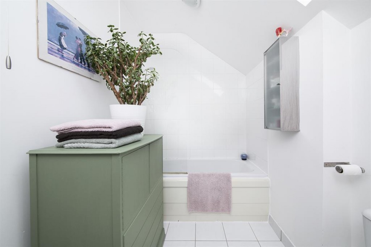 The Pines, Shadwell, Leeds, LS17 8GB