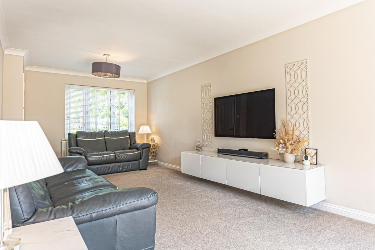 Frithwood Crescent, Kents Hill, Milton Keynes