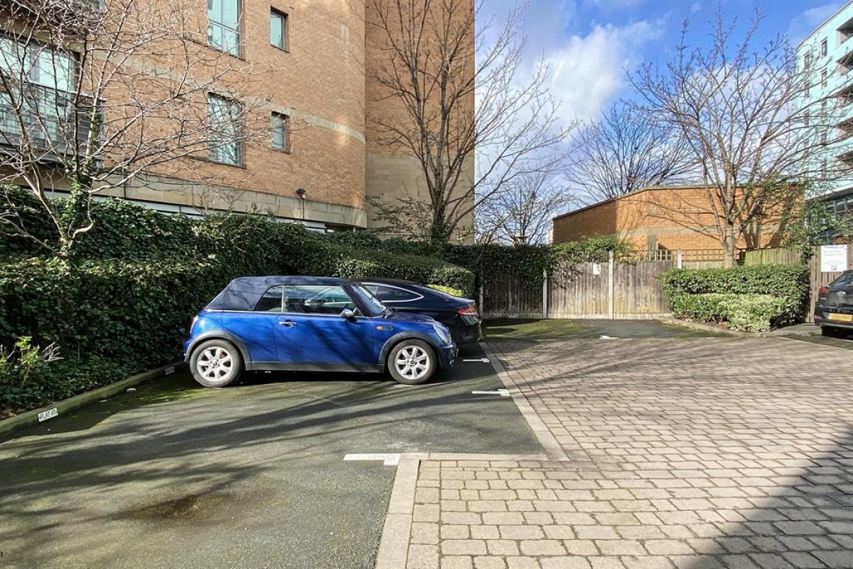 Turlow Court, Leeds