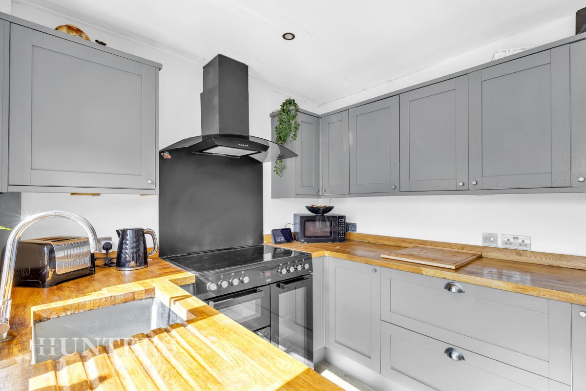 Heald Close, Hollingworth Lake, Littleborough, OL15 0DL