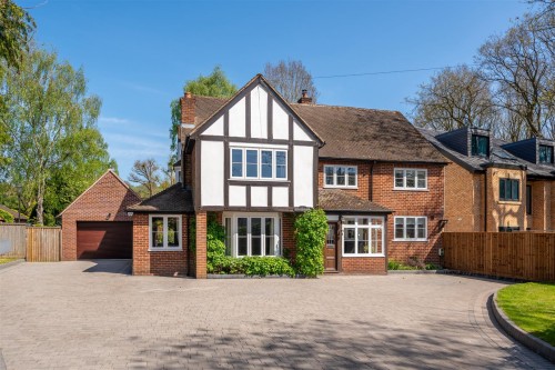 Lawnswood Drive, Stourbridge, DY7 5QW