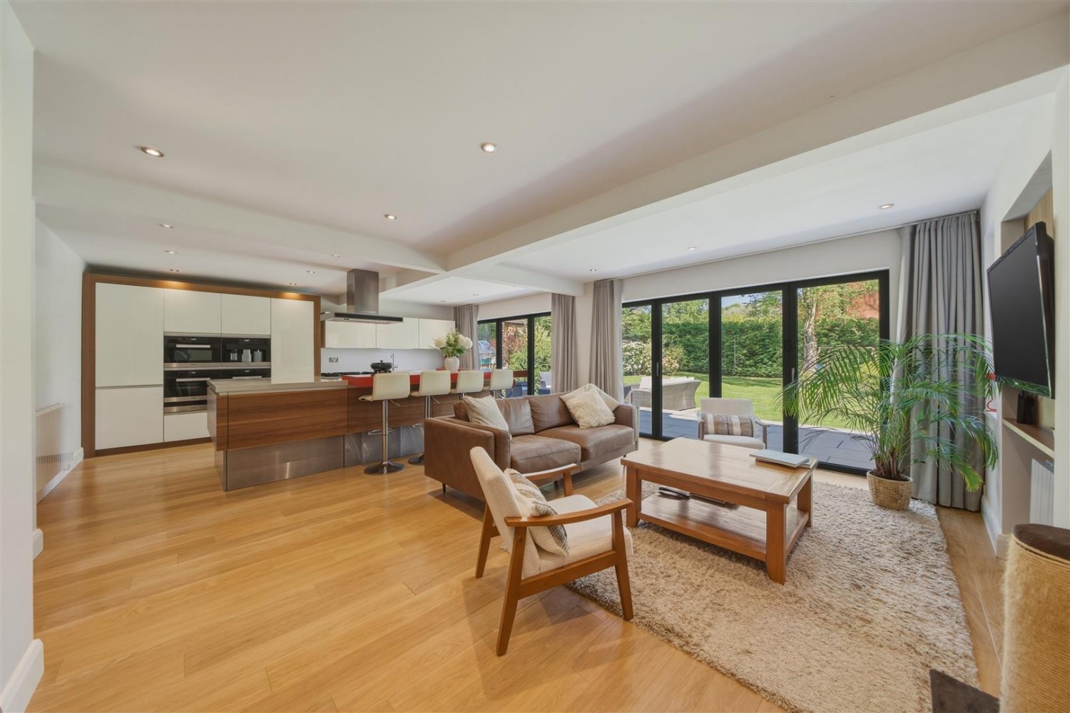 Lawnswood Drive, Stourbridge, DY7 5QW