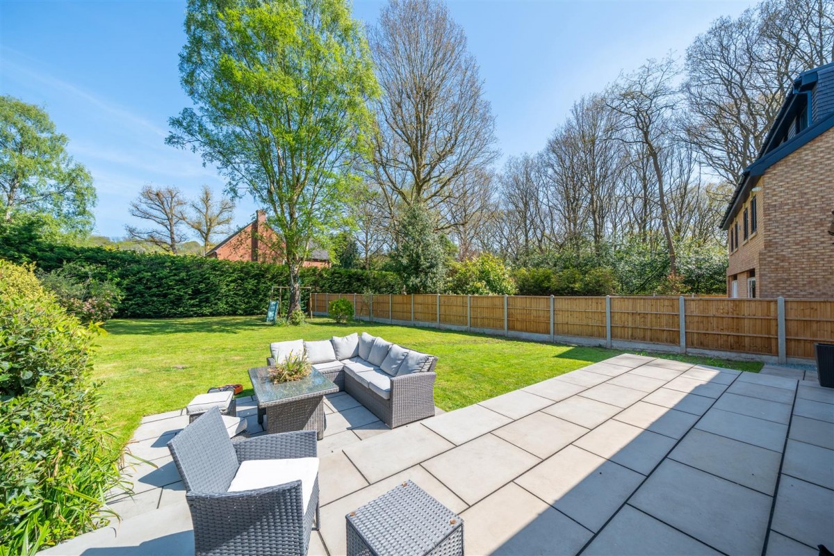 Lawnswood Drive, Stourbridge, DY7 5QW