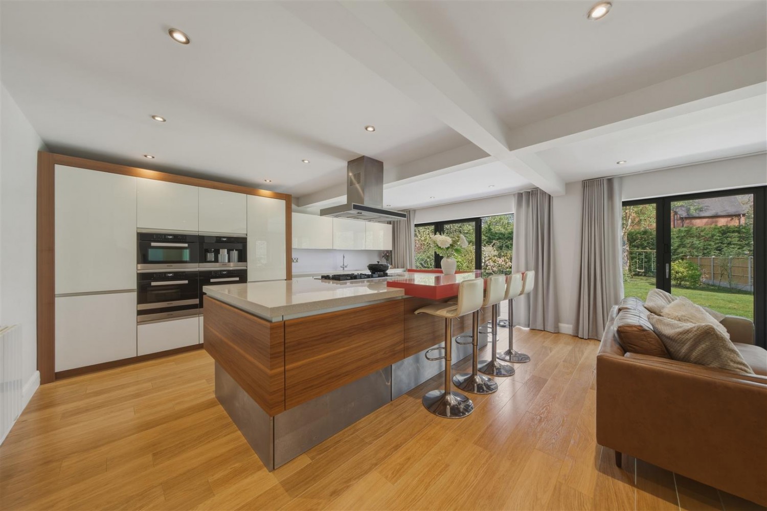 Lawnswood Drive, Stourbridge, DY7 5QW