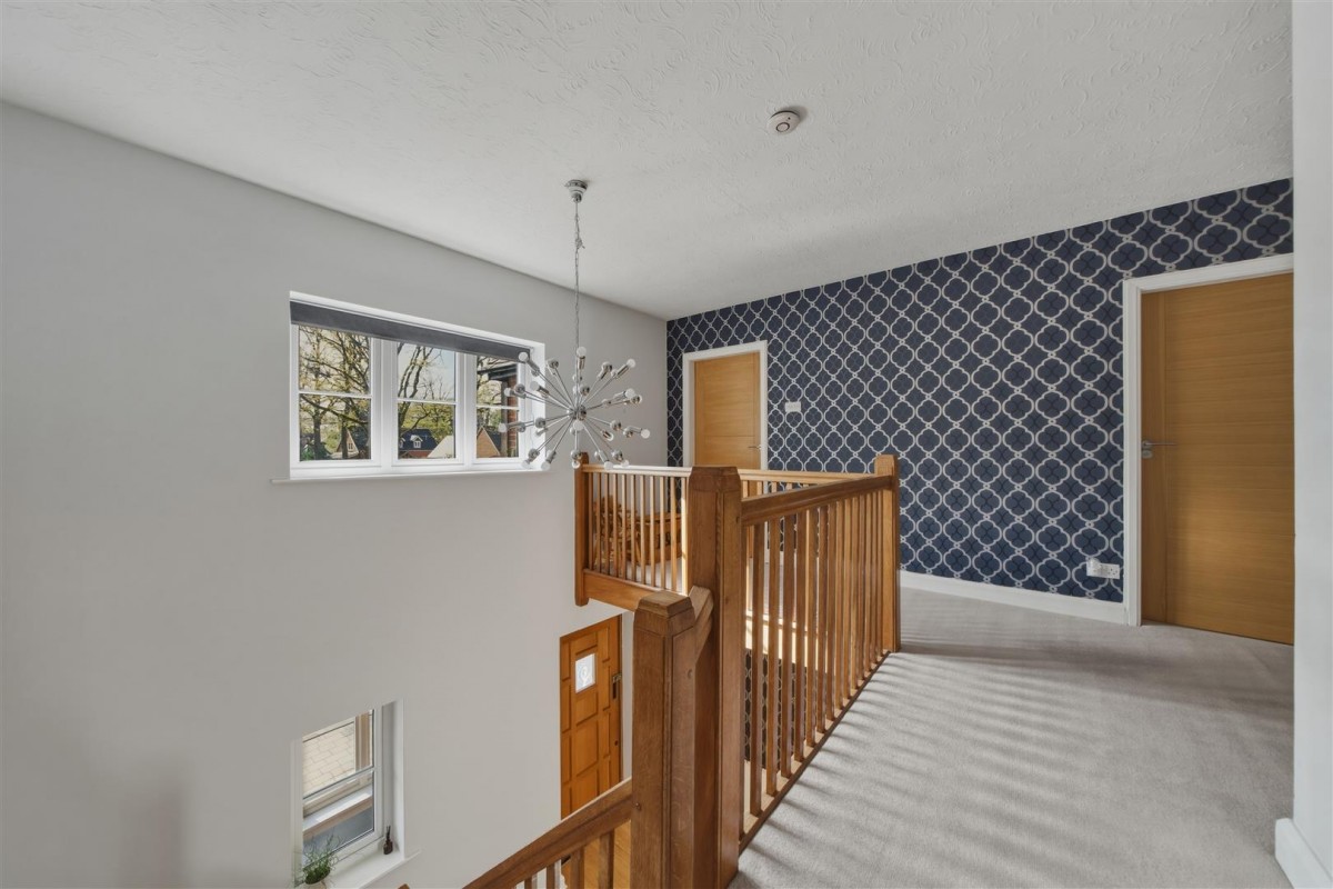 Lawnswood Drive, Stourbridge, DY7 5QW