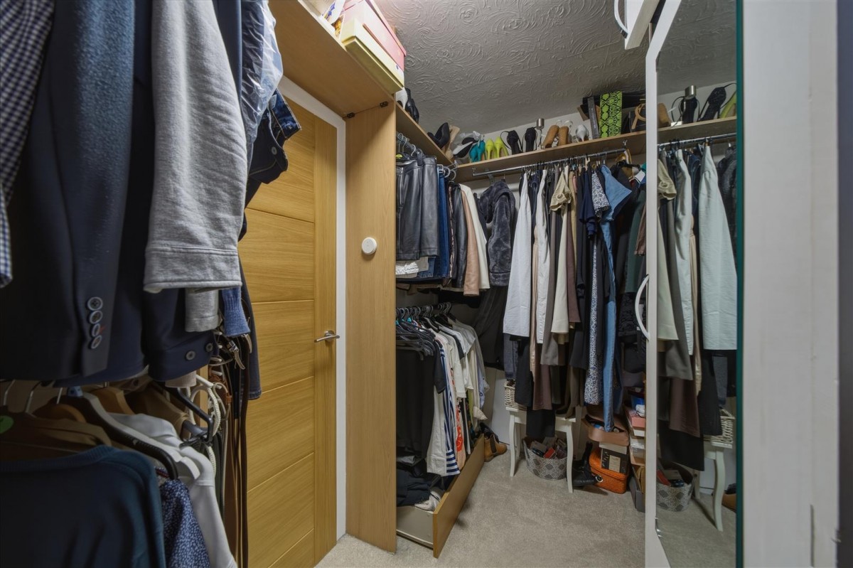 Lawnswood Drive, Stourbridge, DY7 5QW