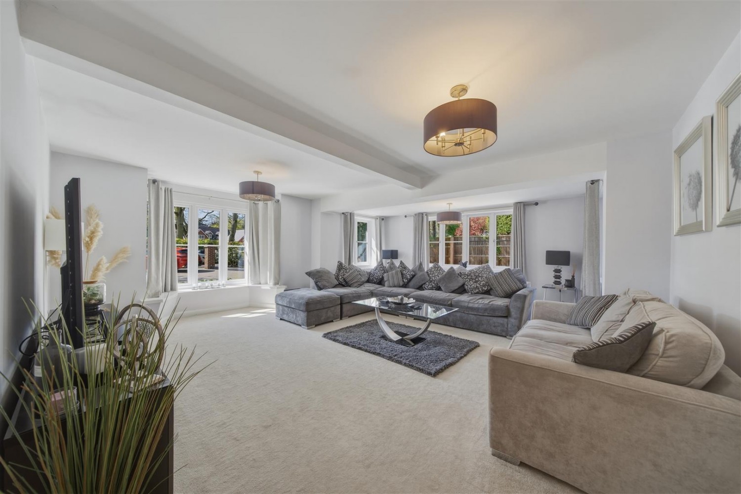 Lawnswood Drive, Stourbridge, DY7 5QW