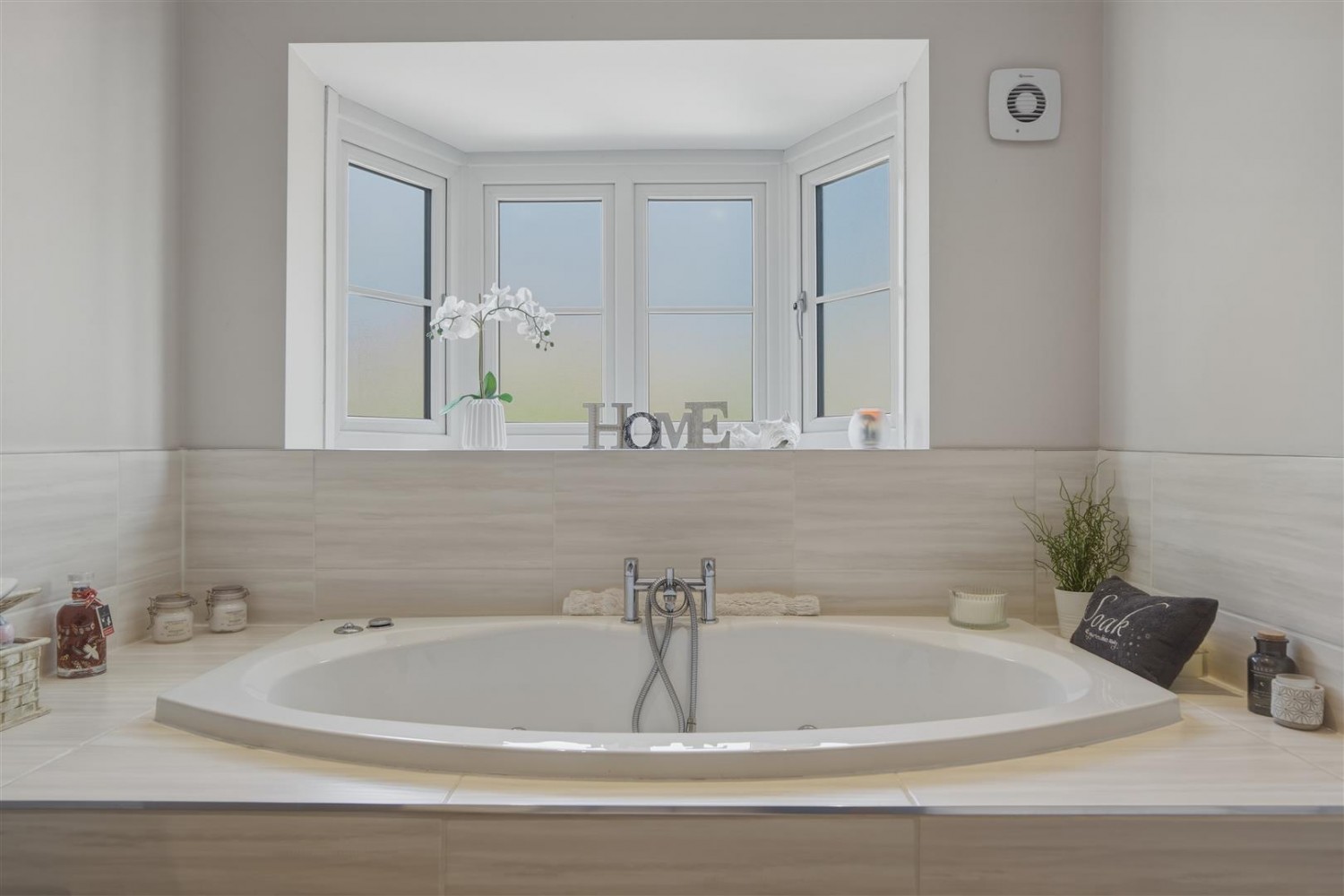 Lawnswood Drive, Stourbridge, DY7 5QW