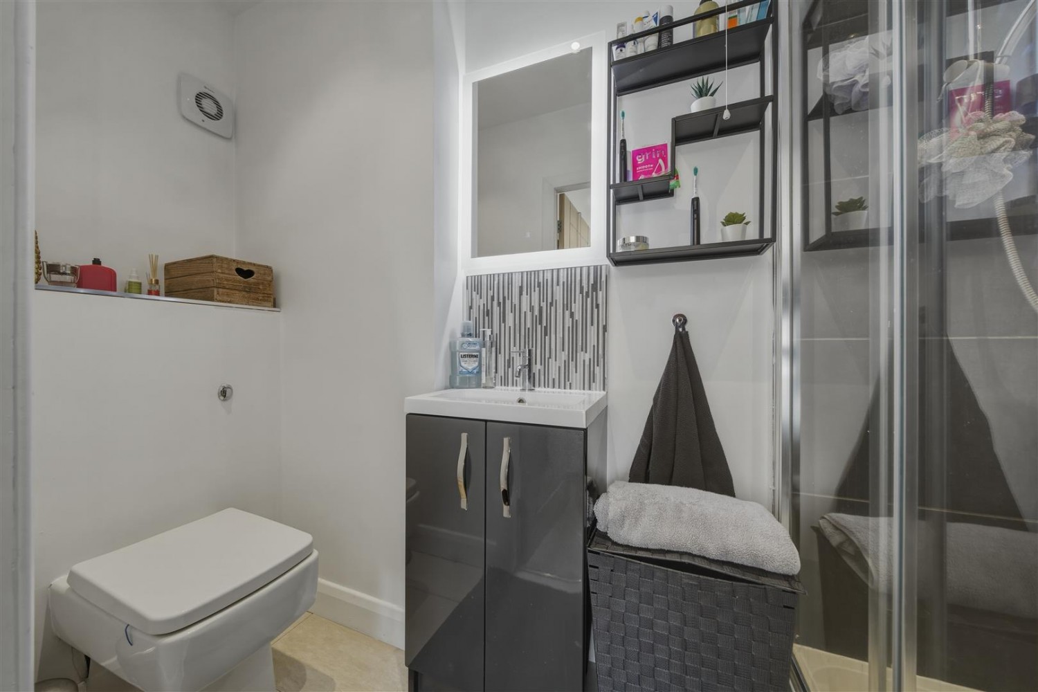 Lawnswood Drive, Stourbridge, DY7 5QW