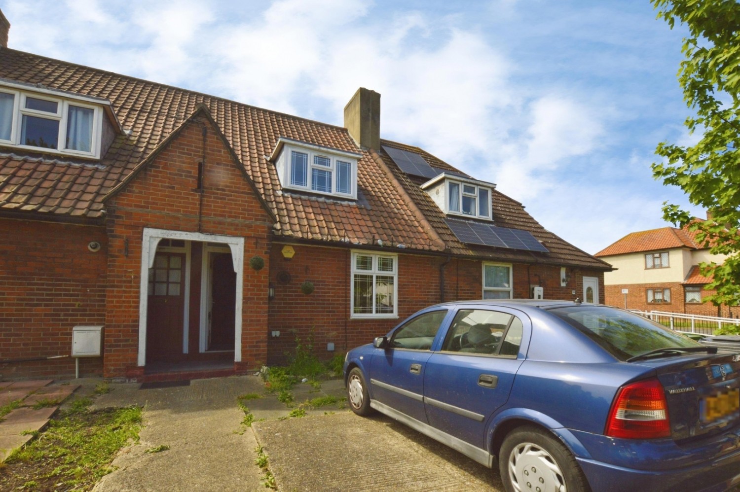 Valence Avenue, Dagenham