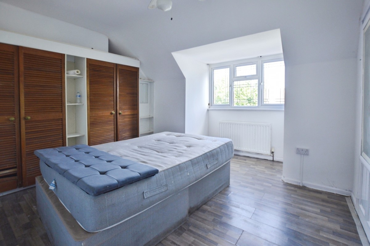 Valence Avenue, Dagenham