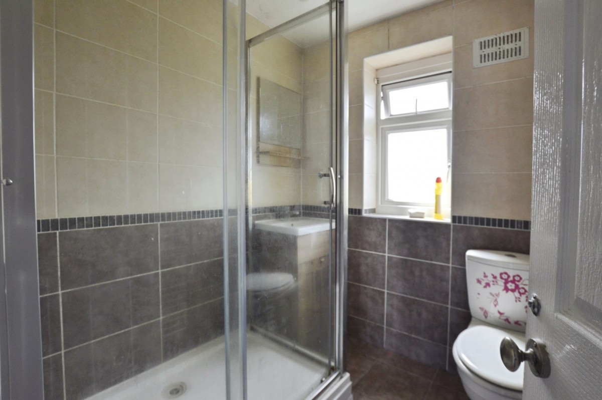 Valence Avenue, Dagenham