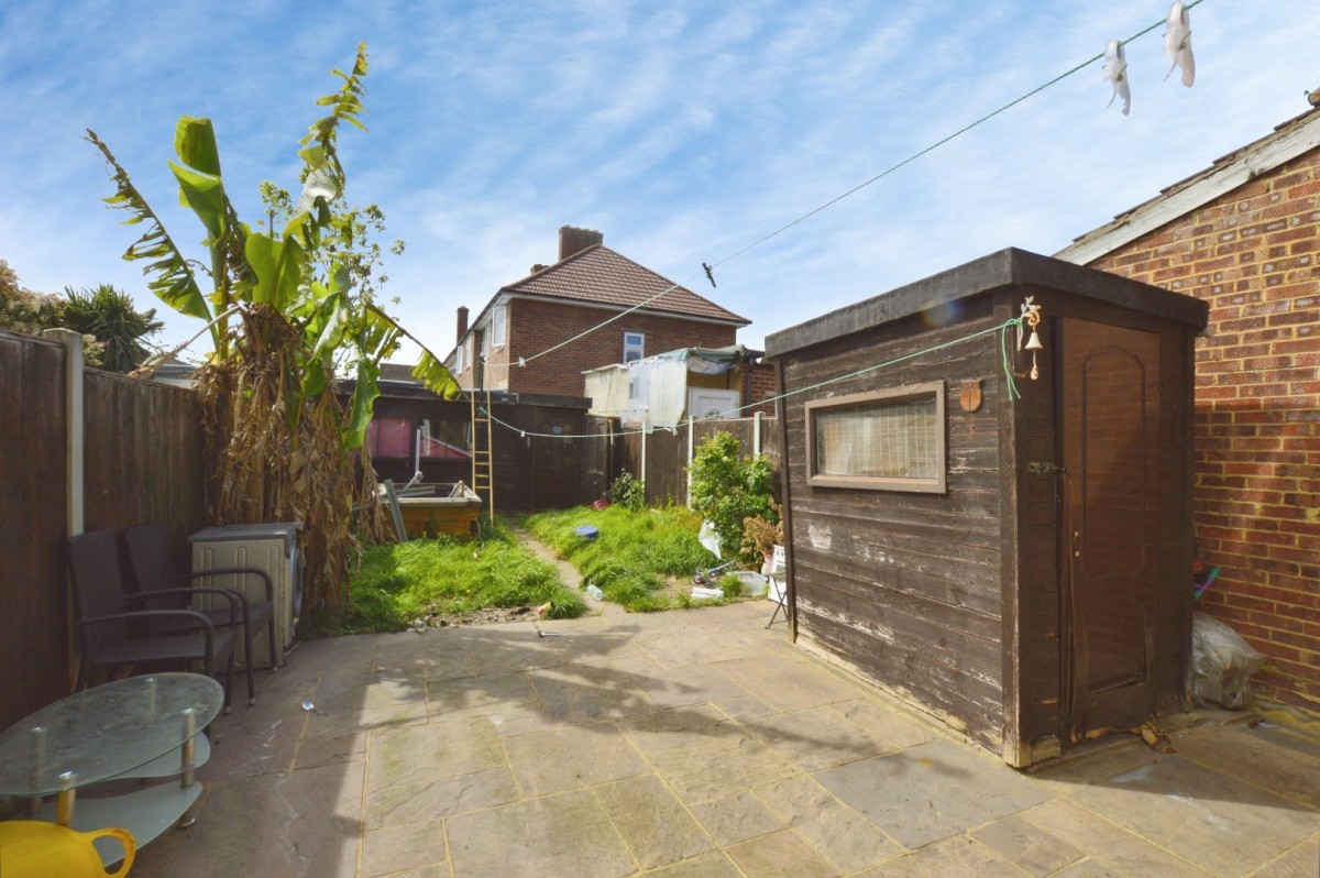 Valence Avenue, Dagenham