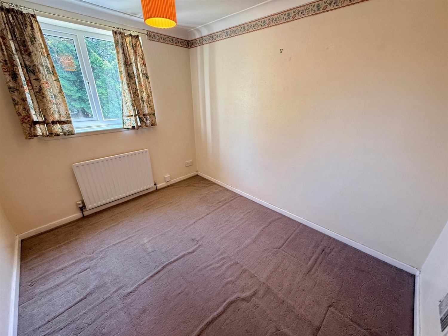 Swincross Road, Oldswinford, DY8 1NL