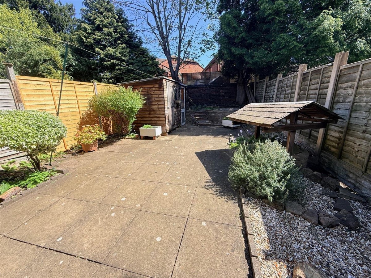 Swincross Road, Oldswinford, DY8 1NL